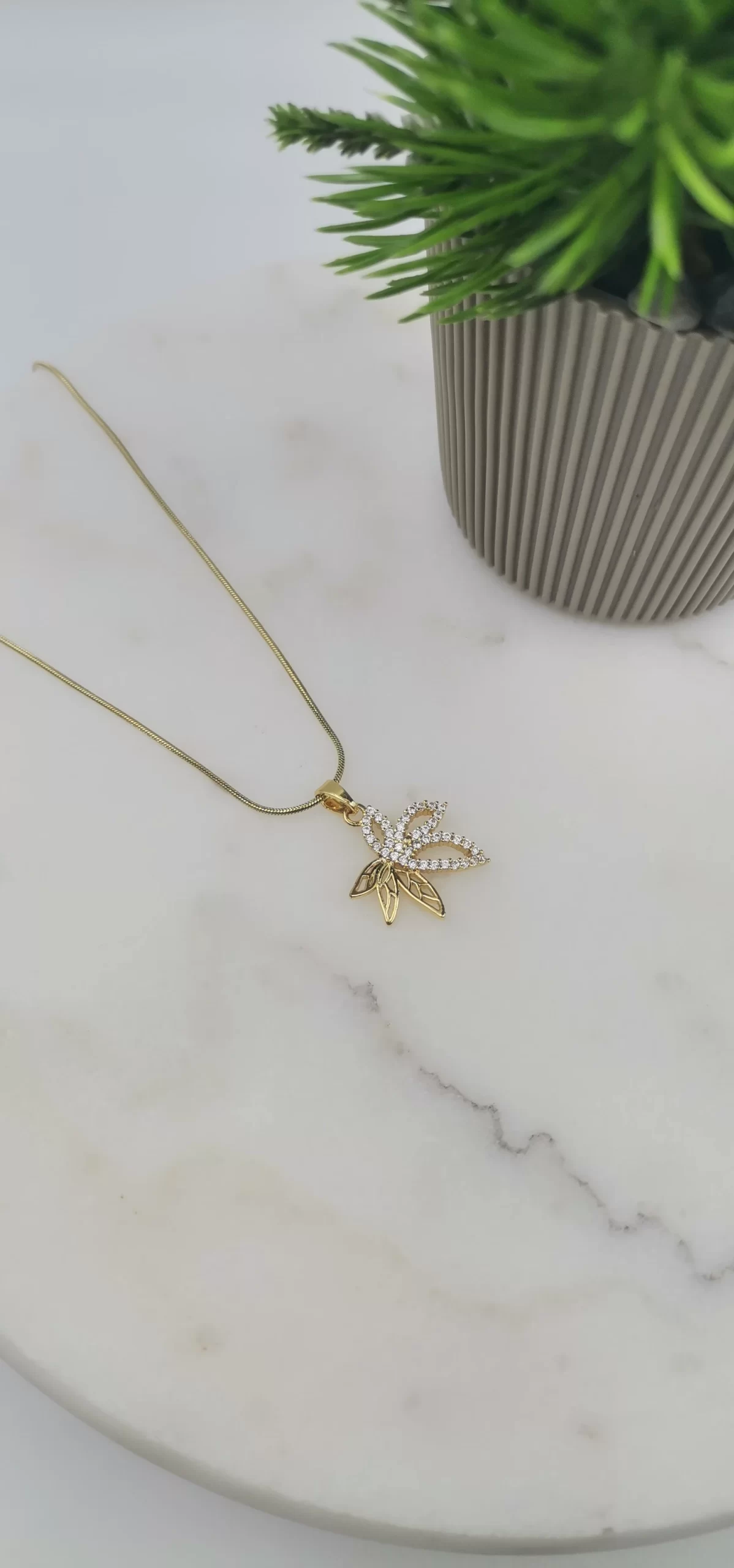 Çelik Yıldız Kolye